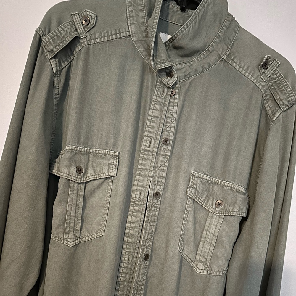 Set of 3 AE Button down shirts